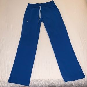 🔹FIGS Kade Cargo Scrub Pants 🔹